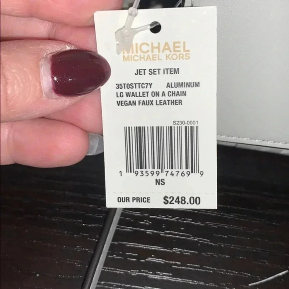 MICHAEL KORS JET SET ITEM LG WALLET ON A CHAIN - Picture 9 of 13